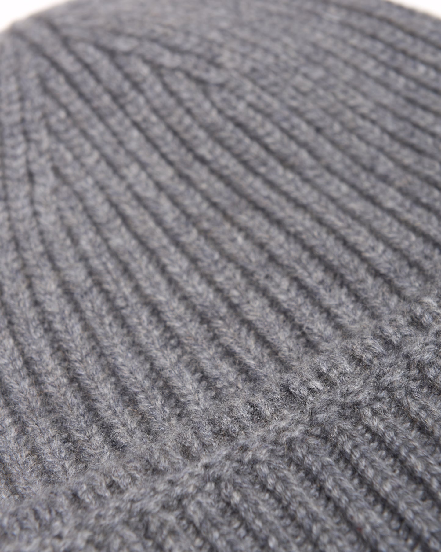 Cuffia a costine in cashmere