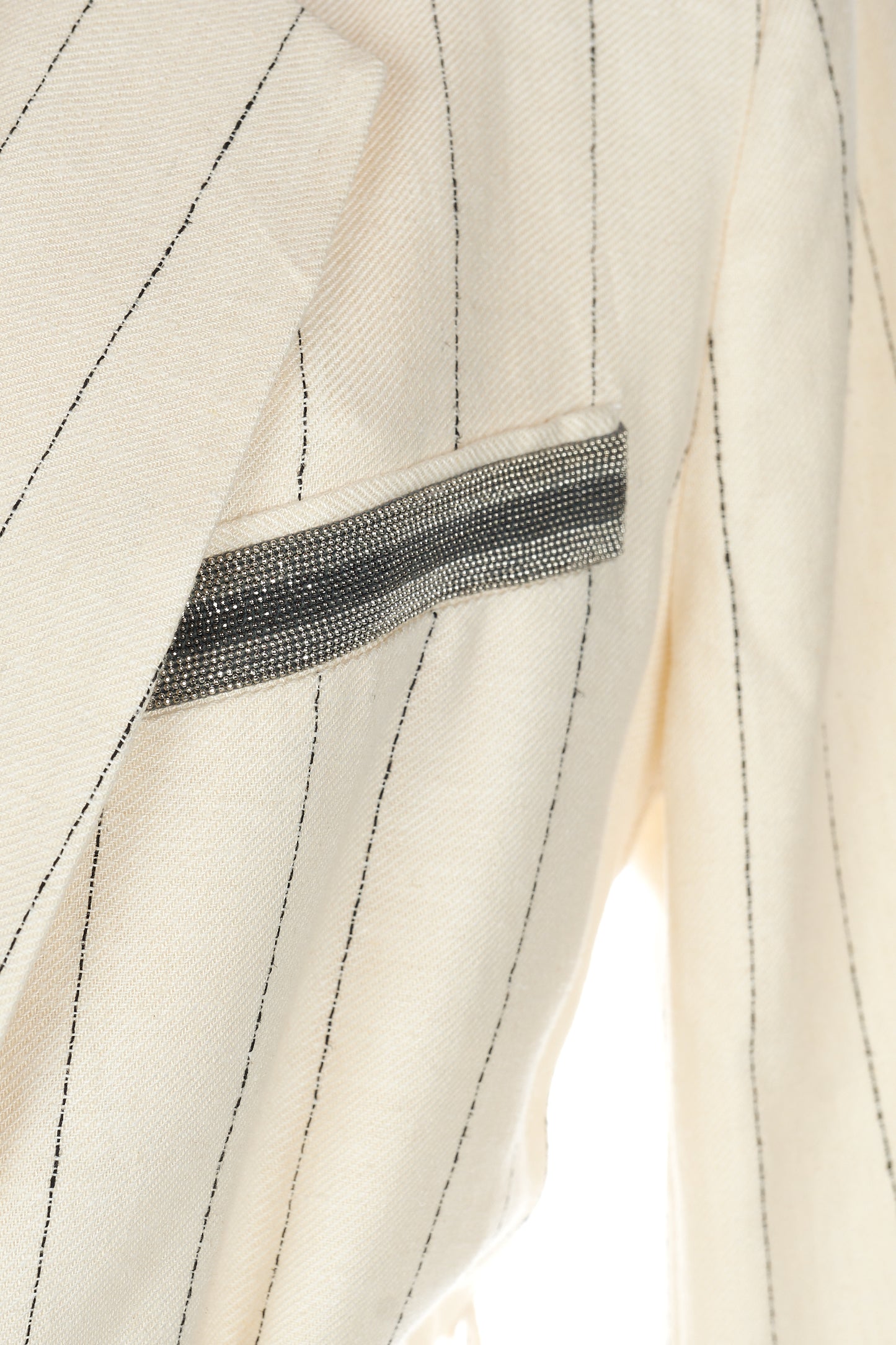 Giacca lunga con monile