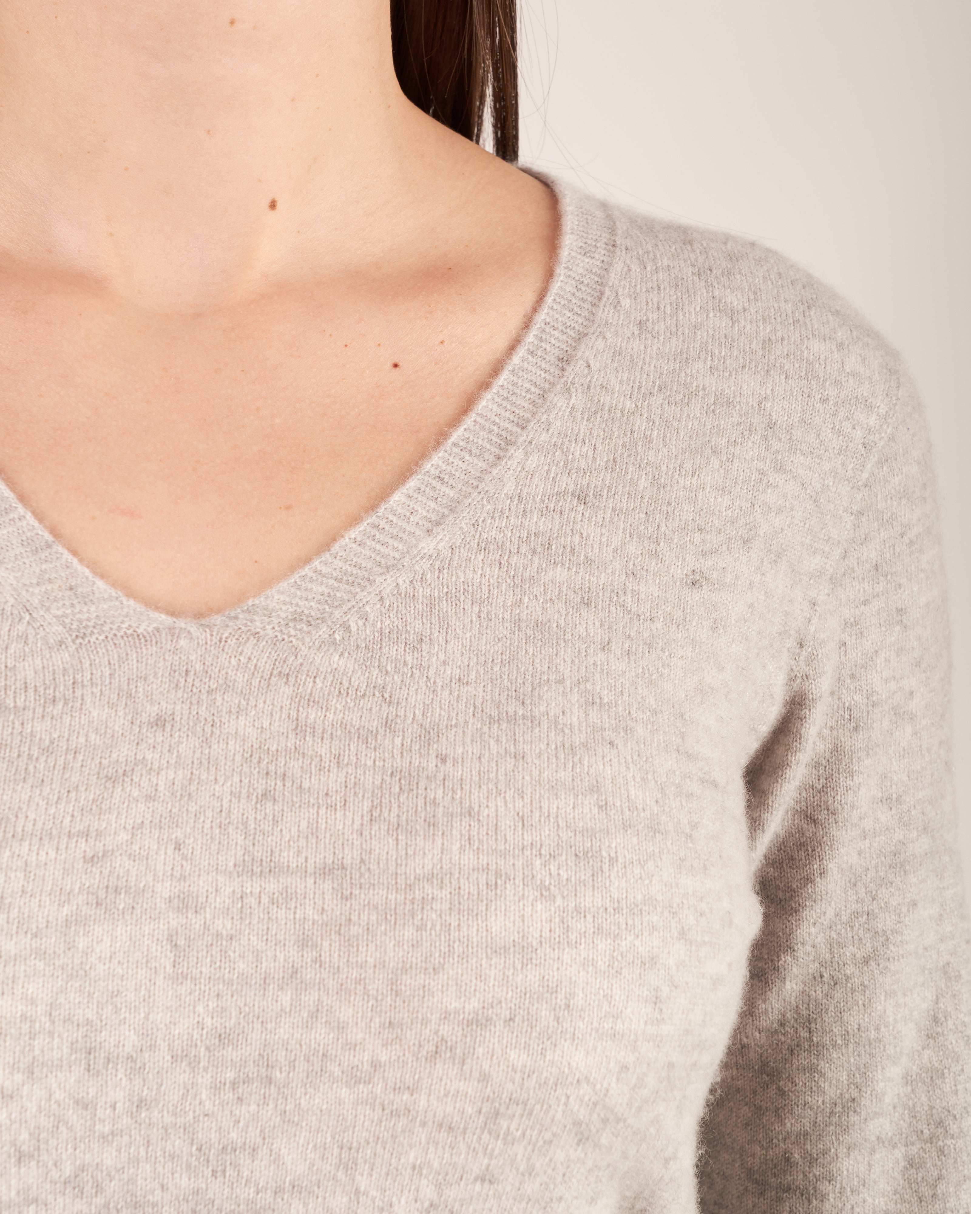 Pullover in cashmere con scollo a V