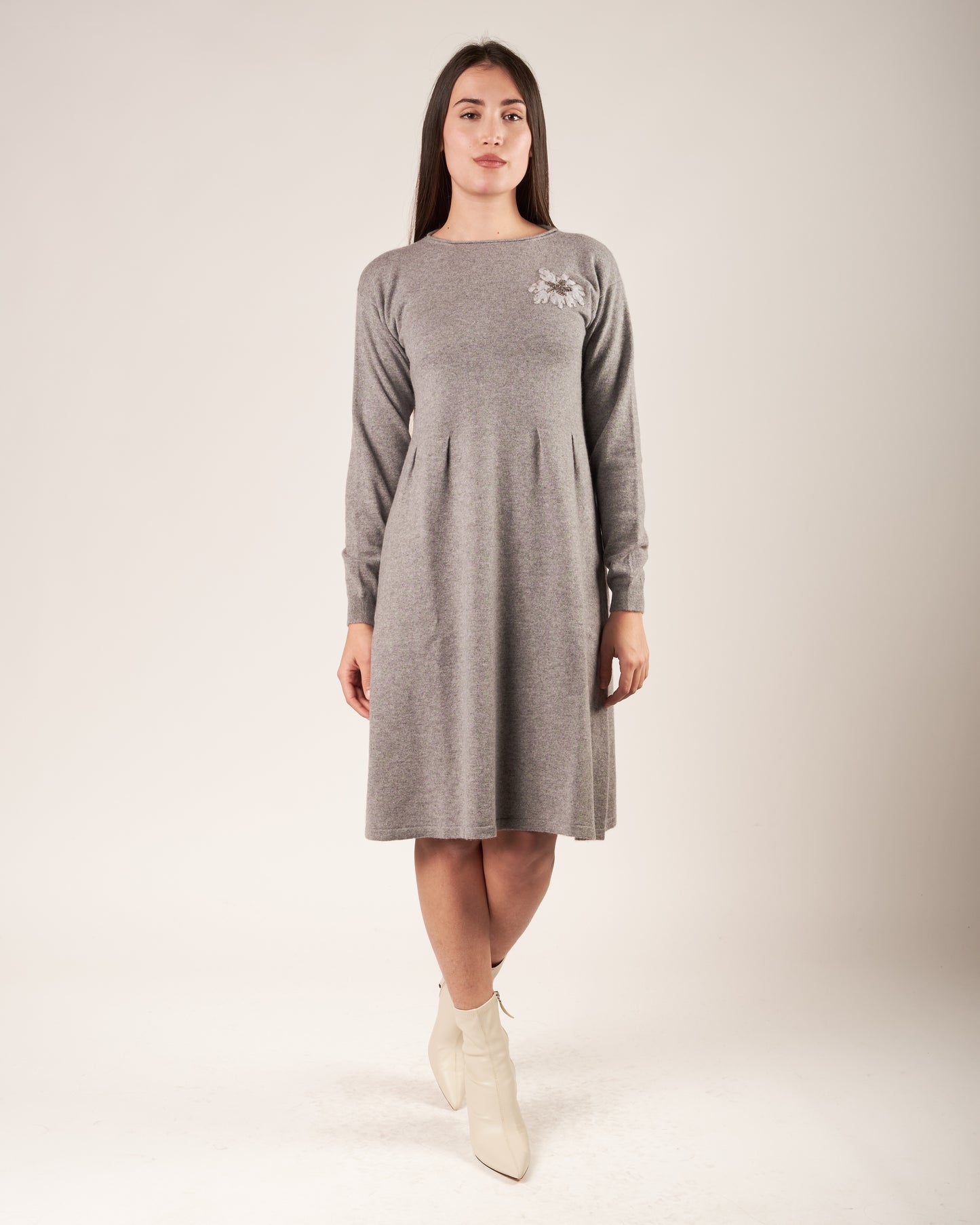 Abito misto cashmere con ricamo