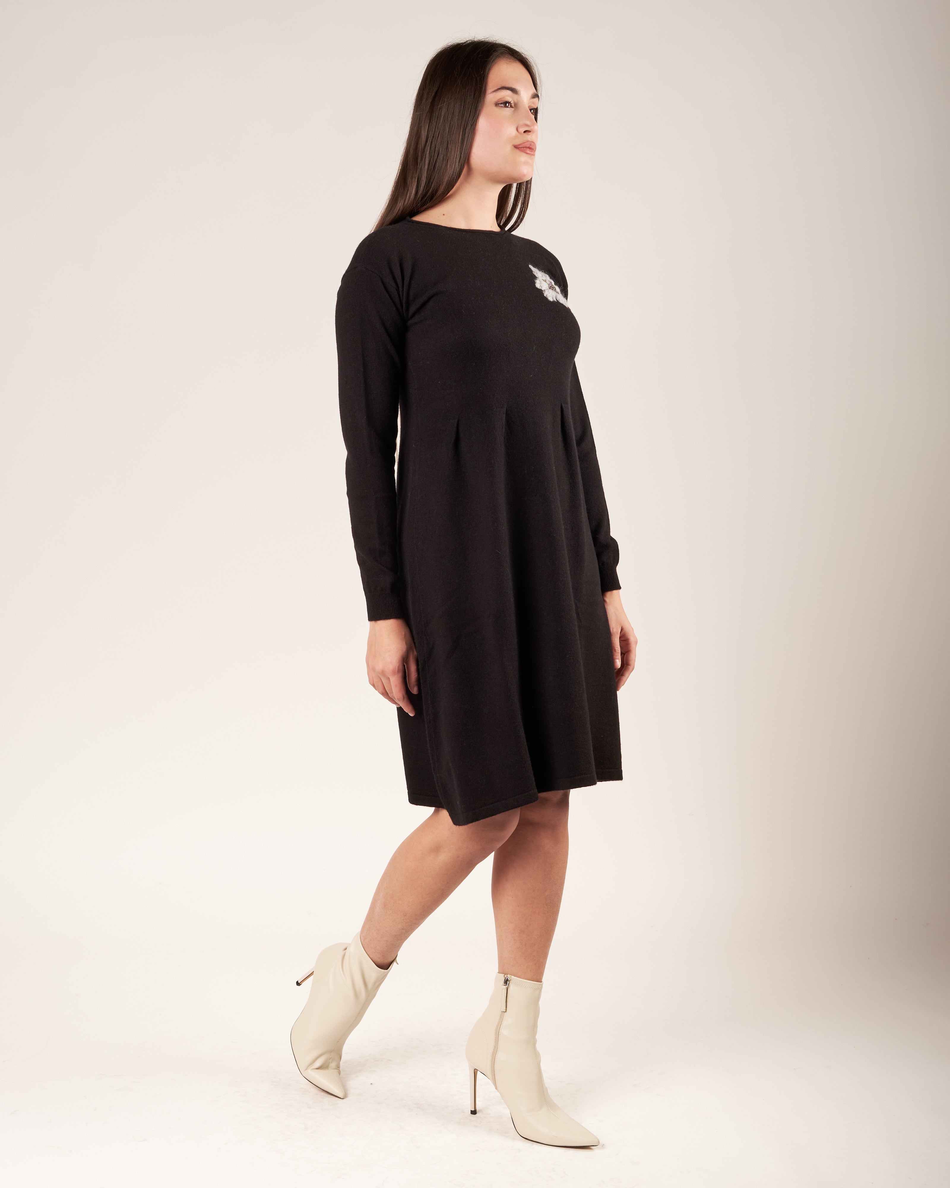 Abito misto cashmere con ricamo