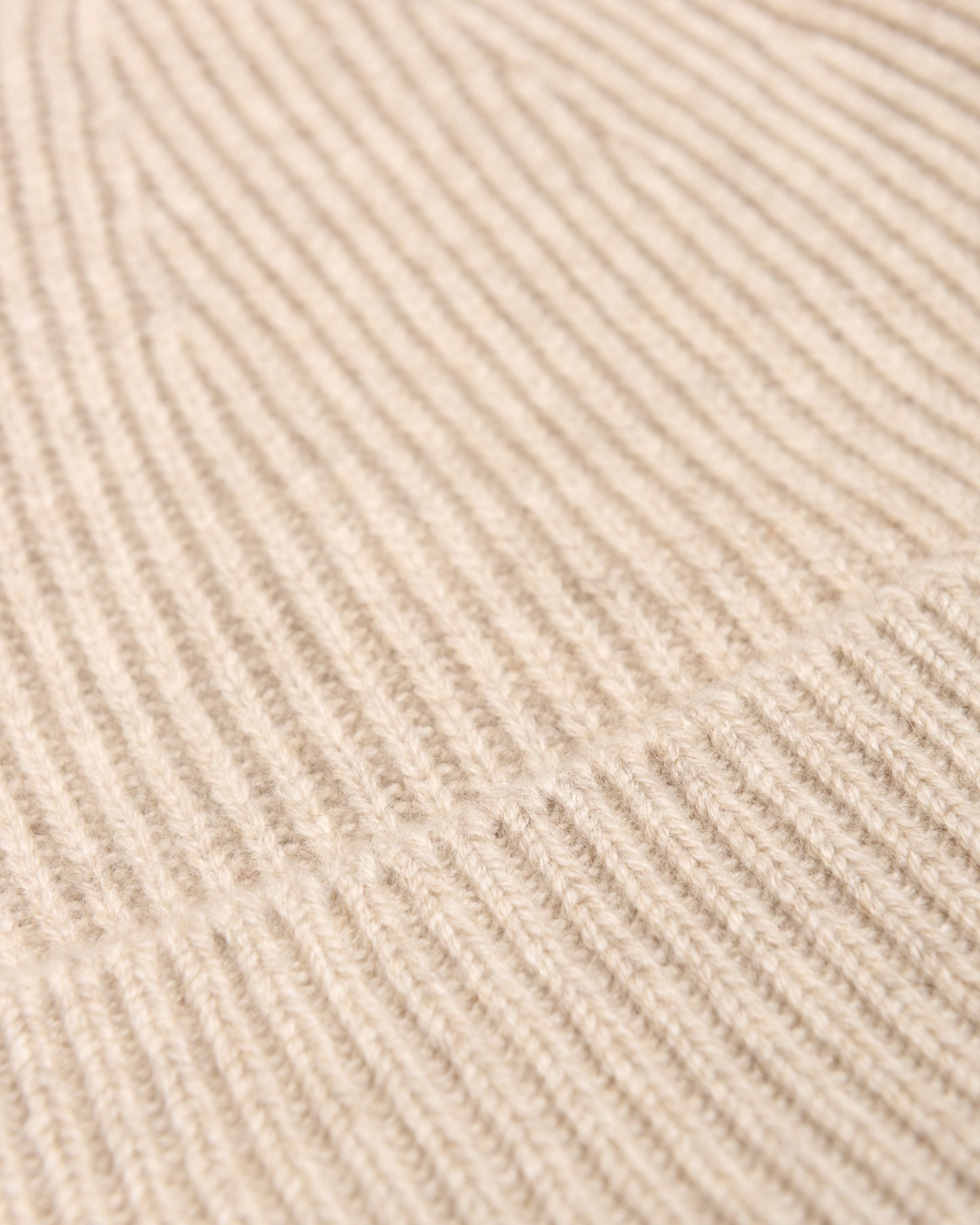 Cuffia a costine in cashmere