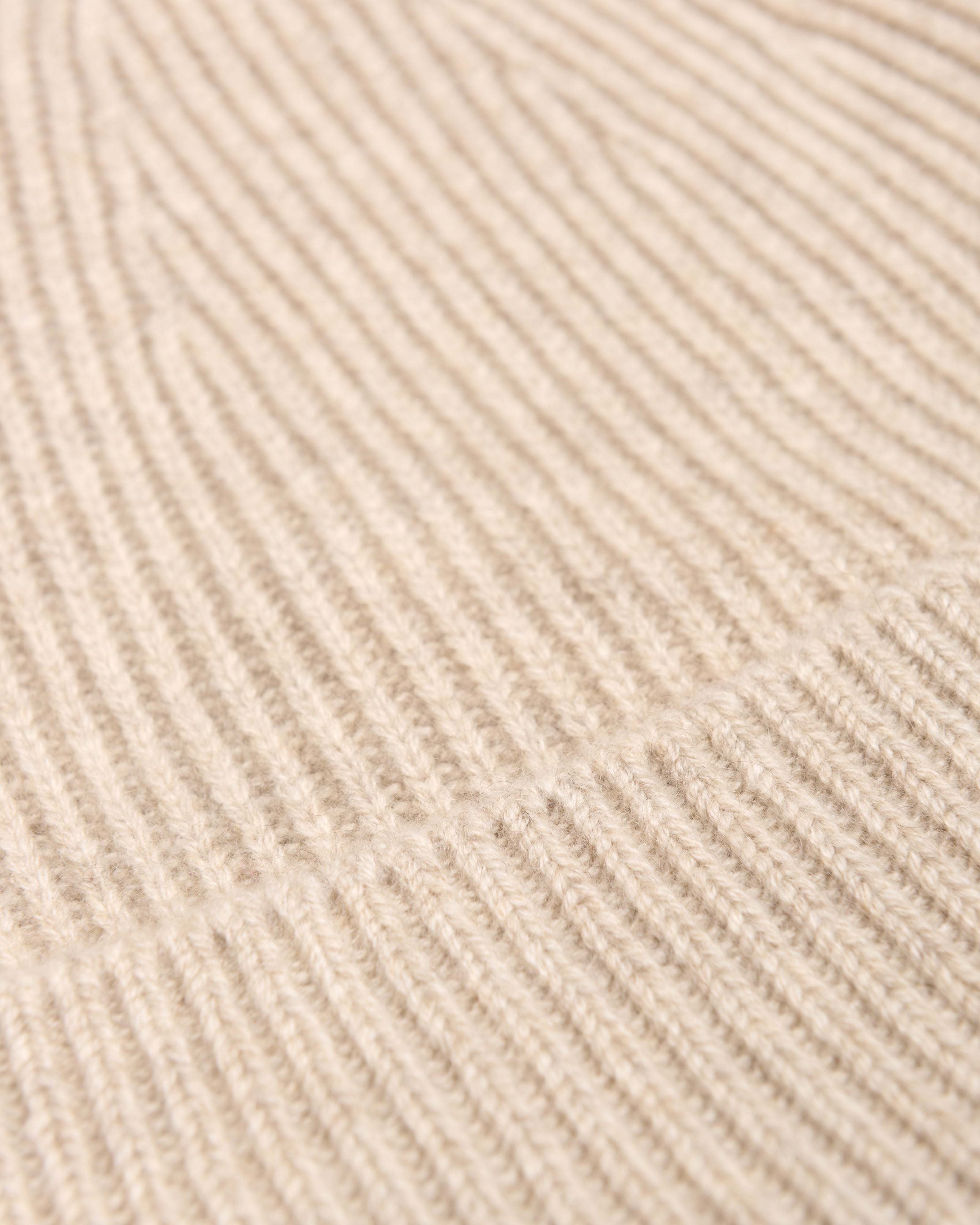 Cuffia a costine in cashmere