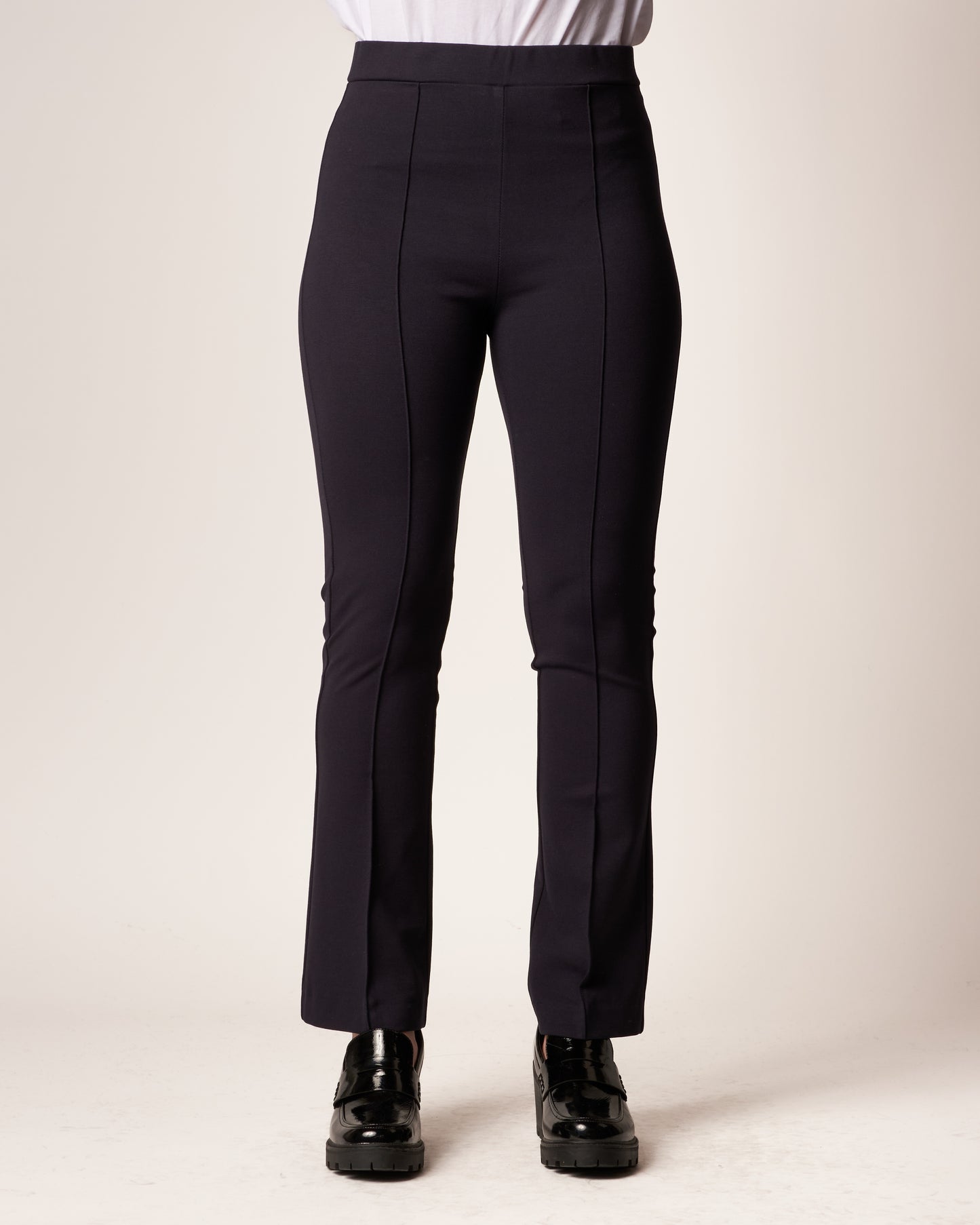 Pantaloni elasticizzati con fondo svasato