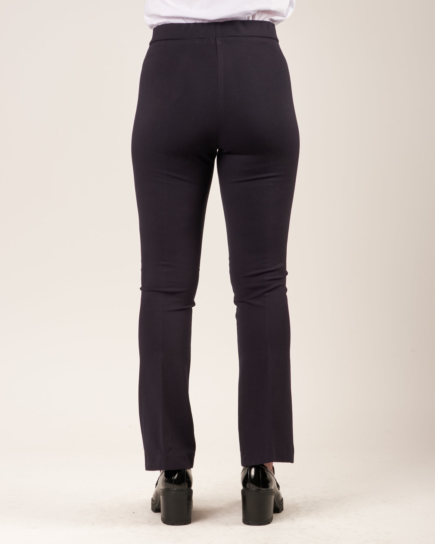 Pantaloni elasticizzati con fondo svasato