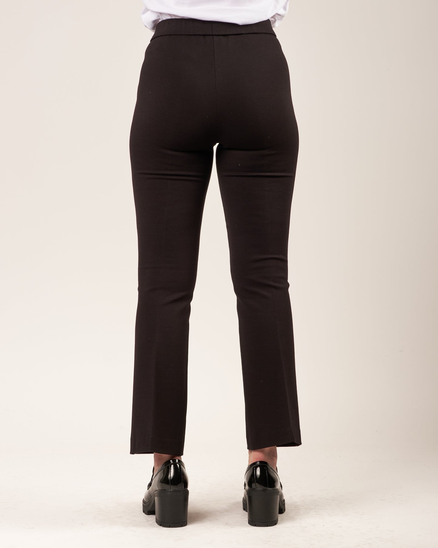 Pantaloni elasticizzati con fondo svasato