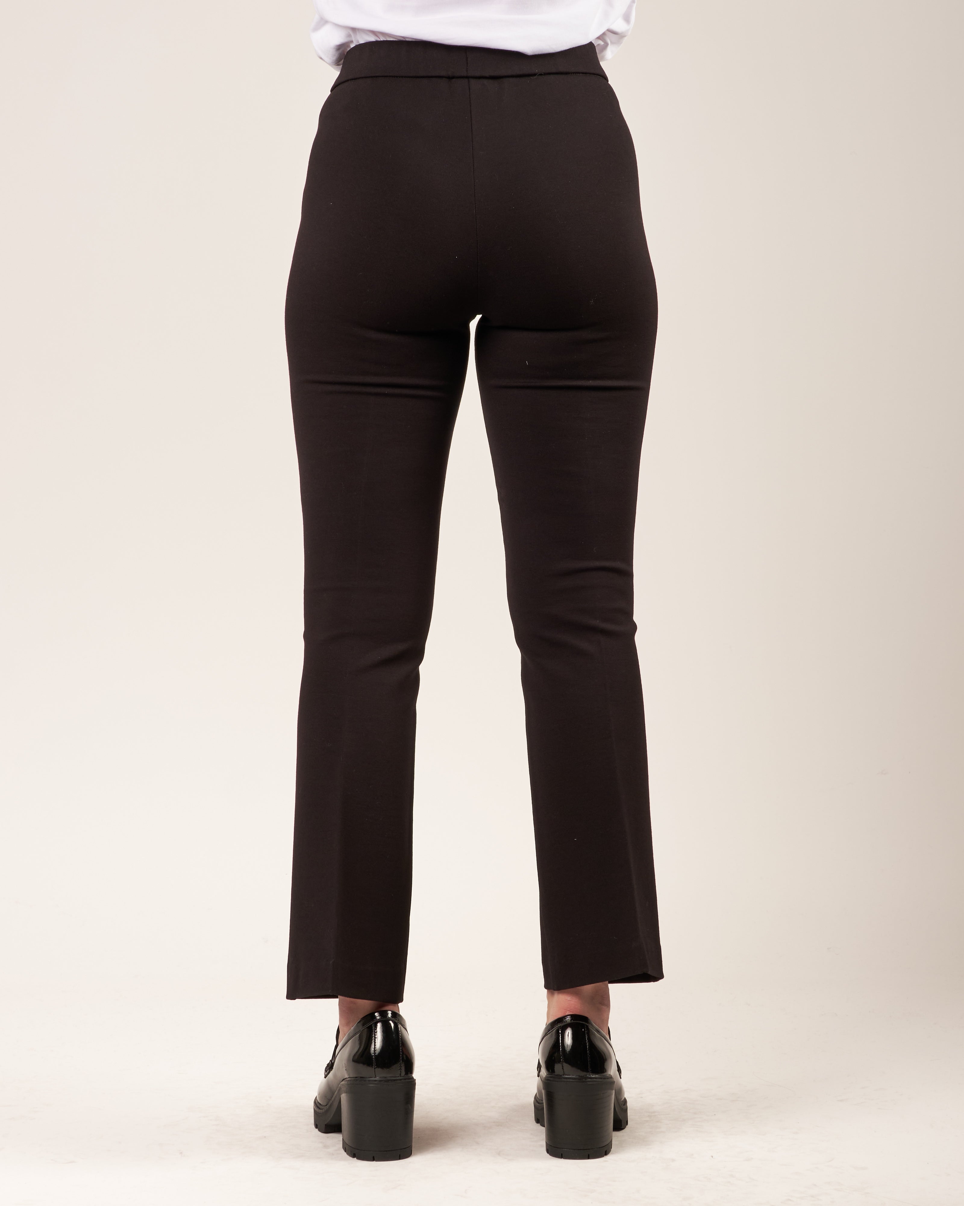 Pantaloni elasticizzati con fondo svasato