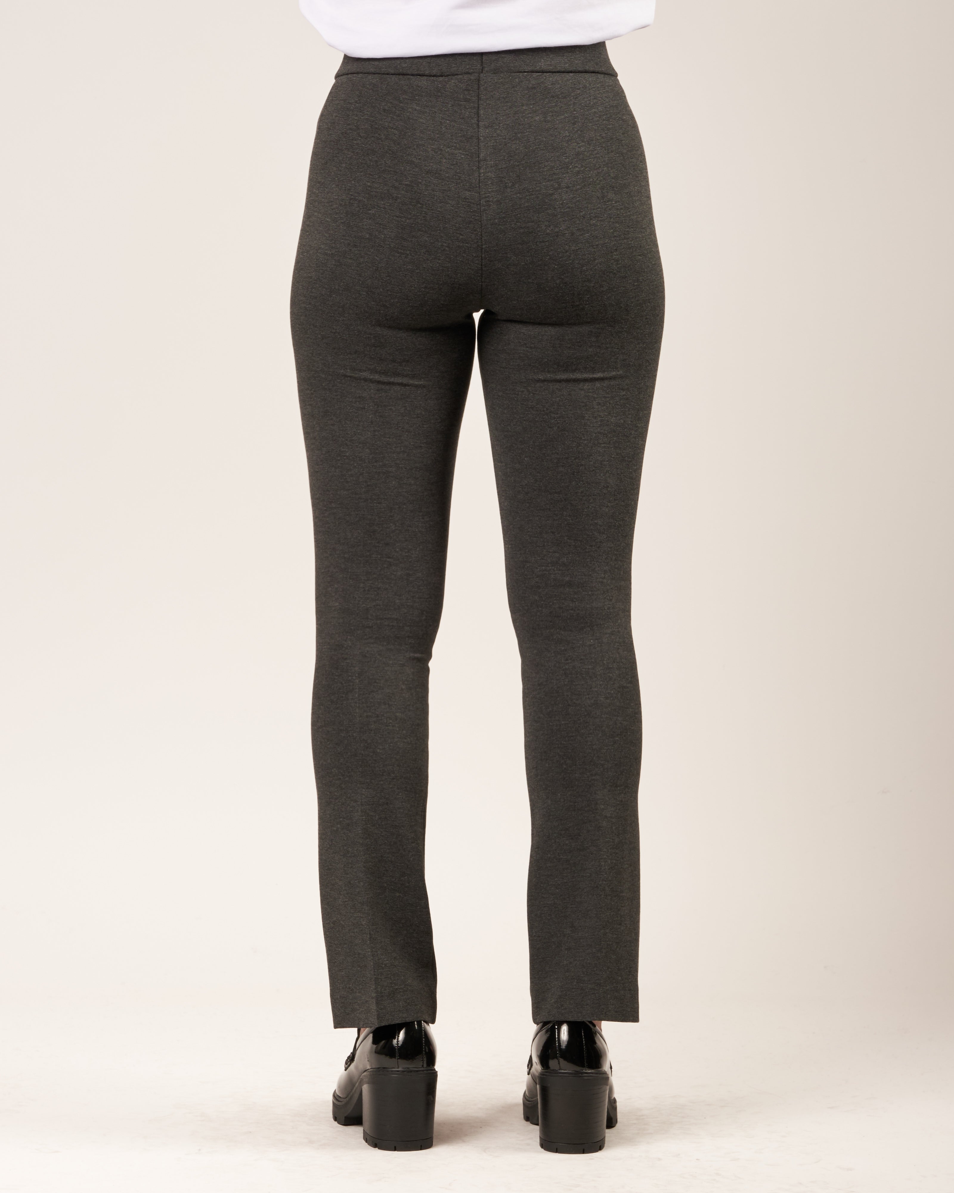 Pantaloni elasticizzati con fondo svasato