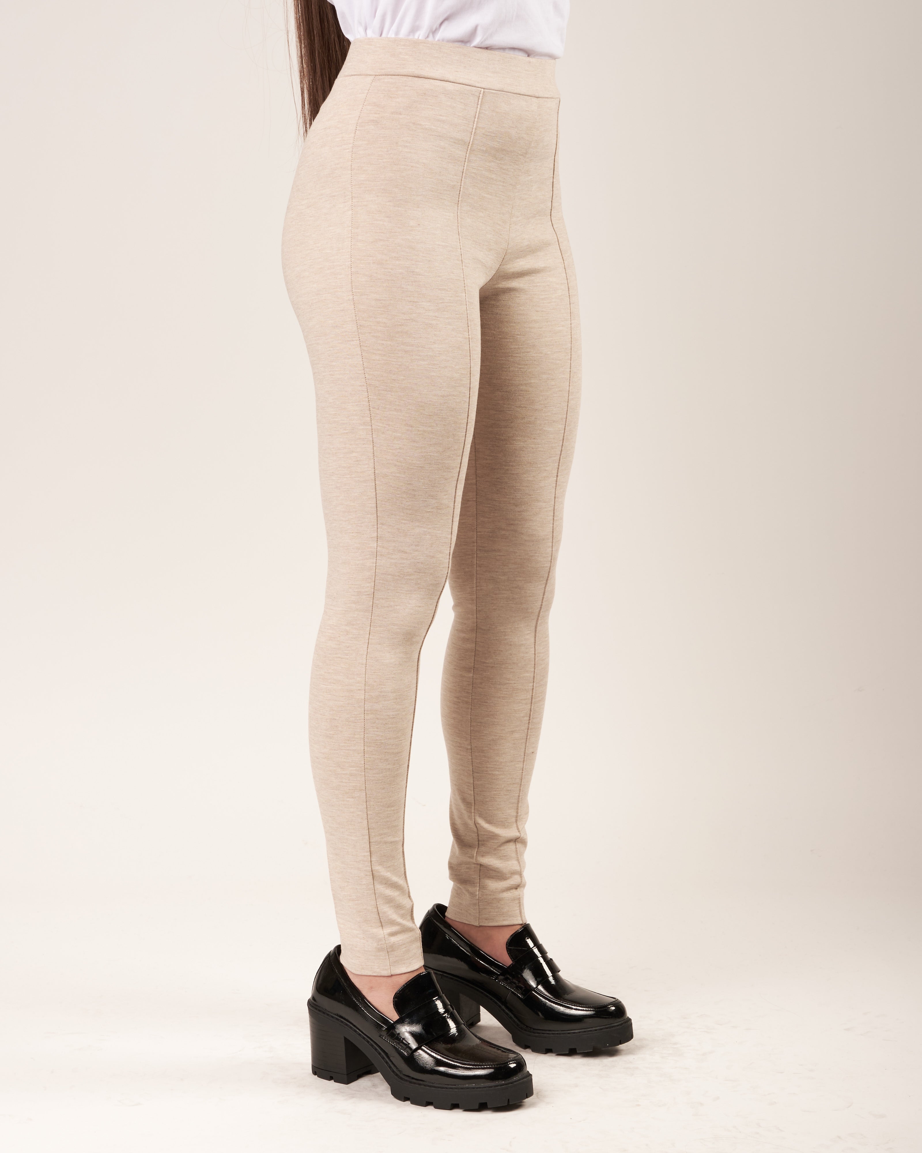 Pantaloni elasticizzati con fondo stretto