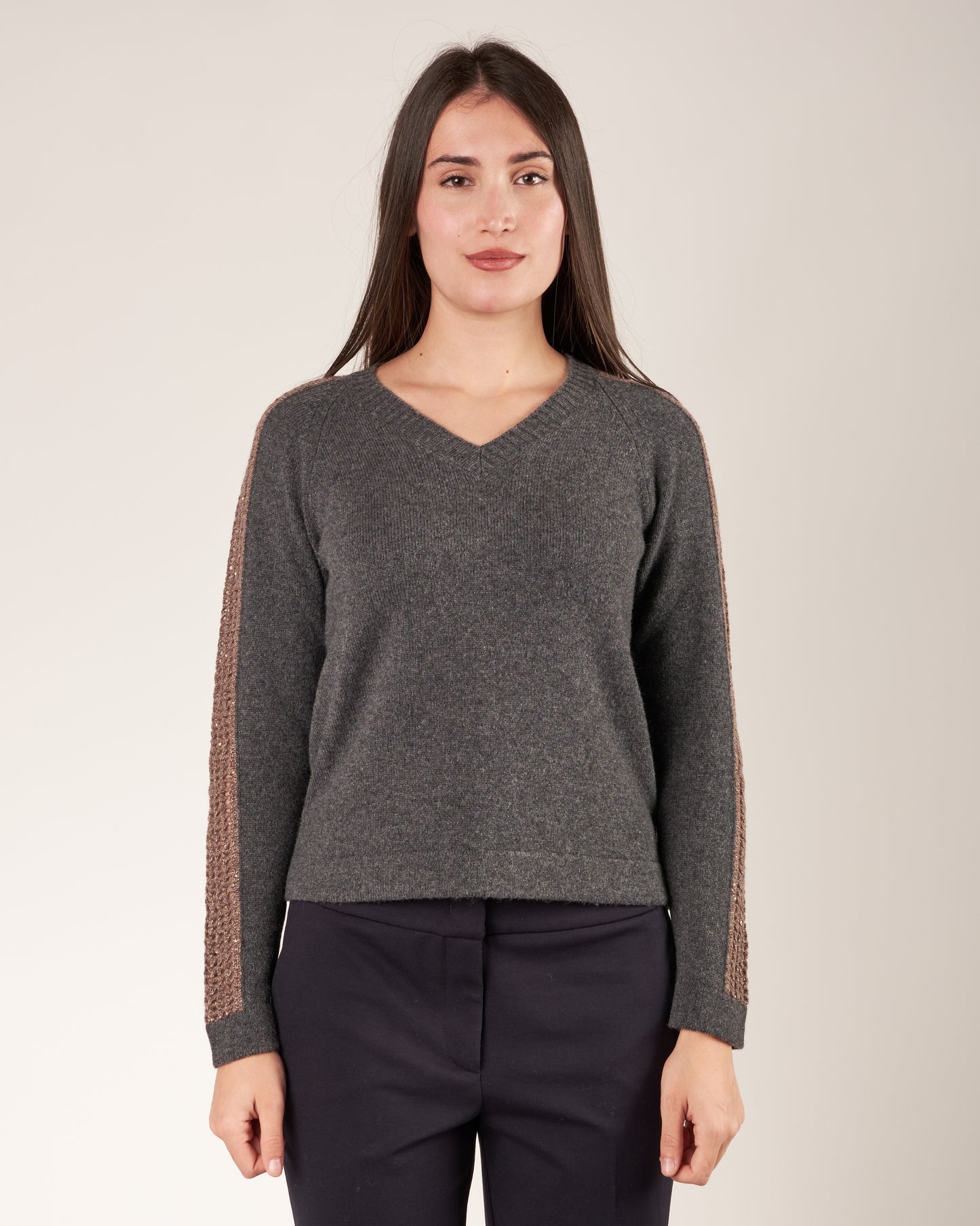 Pullover con maniche traforate