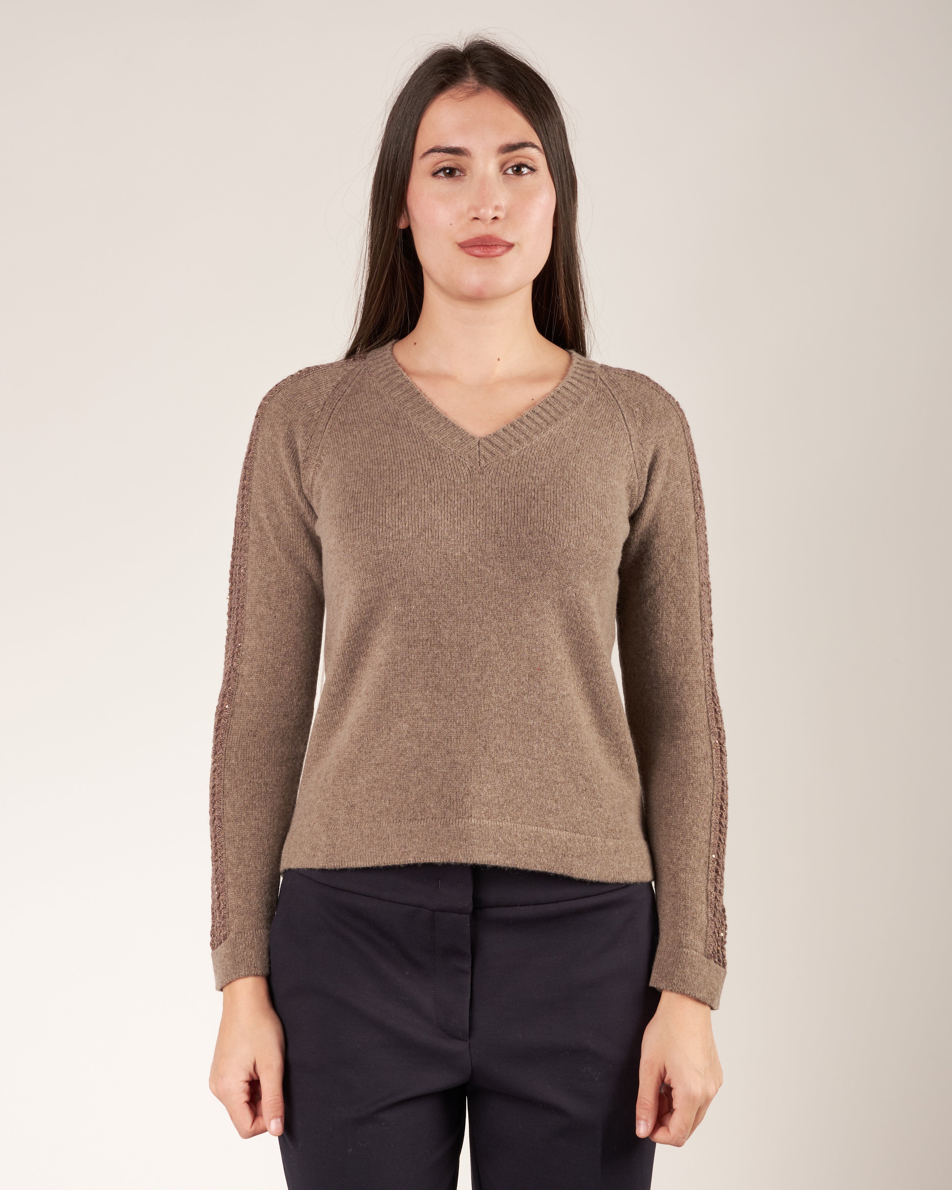 Pullover con maniche traforate