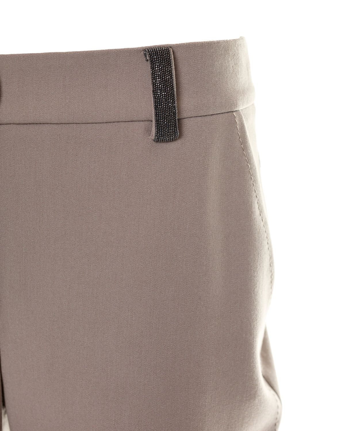 Pantaloni chino con monile