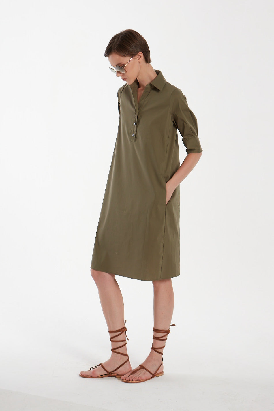 Abito in popeline con monile