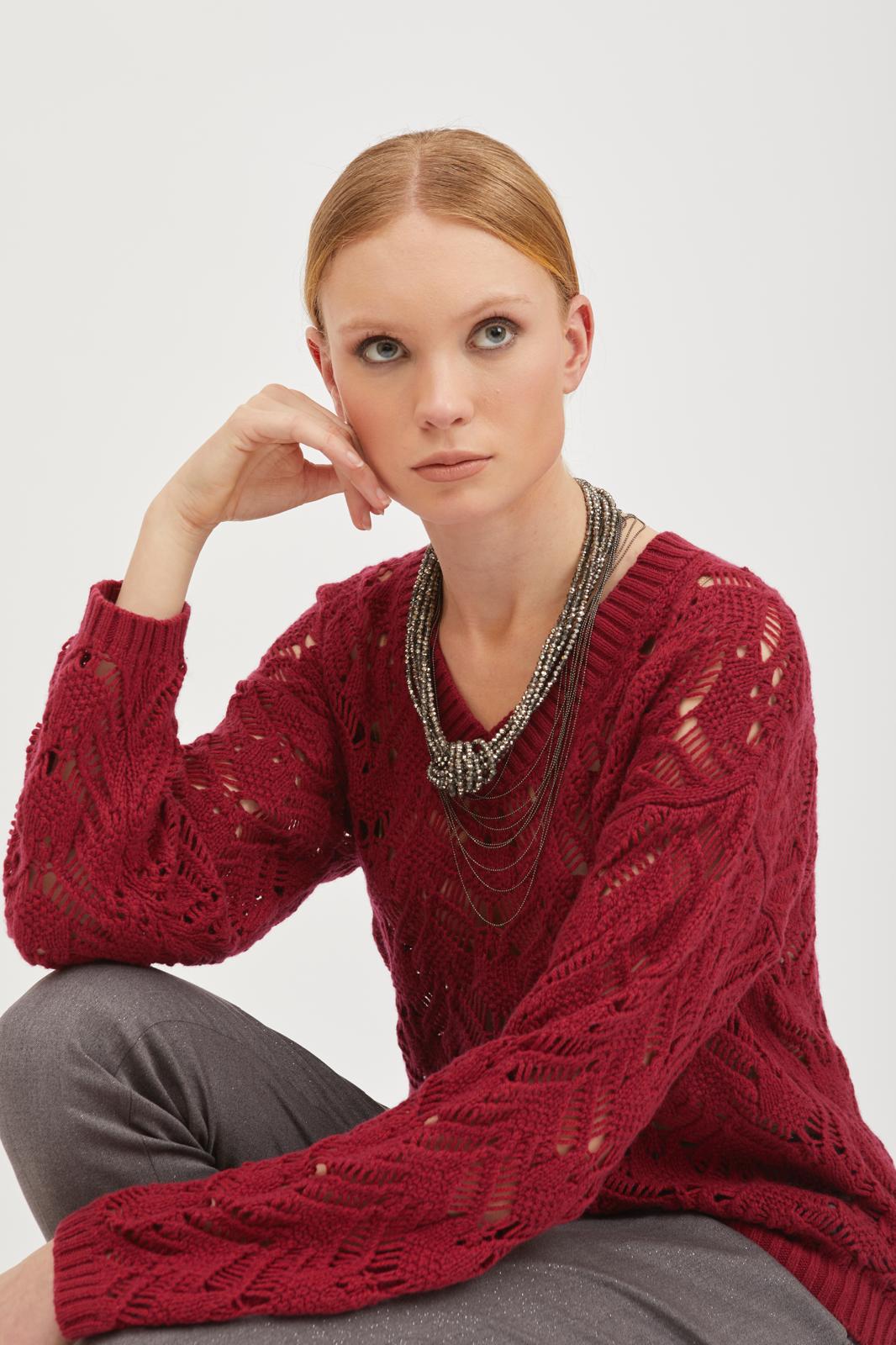 Maglia traforata con scollo a V